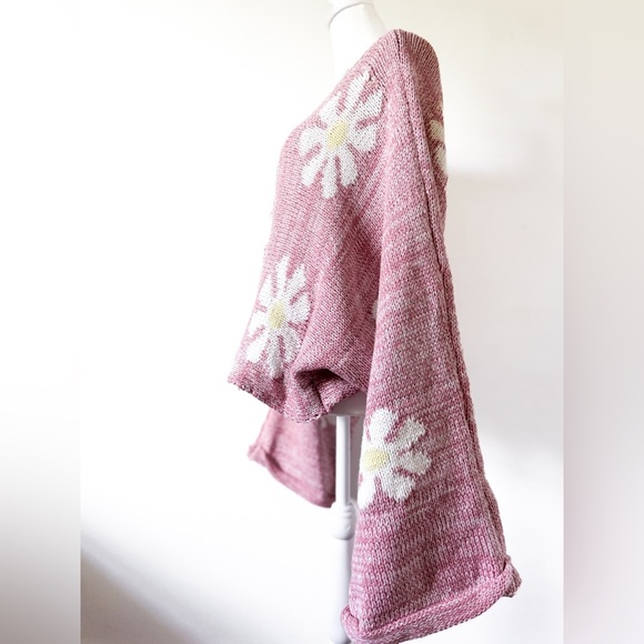 SOLD Storia Ditsy Daisy Sweater - Picture 8 of 10